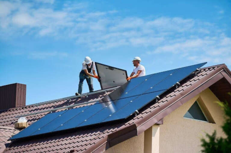 Pros and Cons of Solar-Integrated Roof Tiles for New Homes