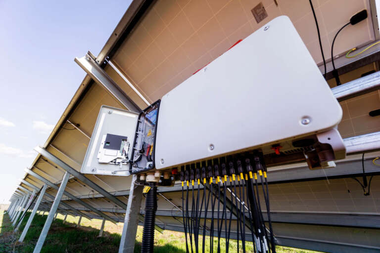 Solar Power Batteries: Empowering Houses & Businesses